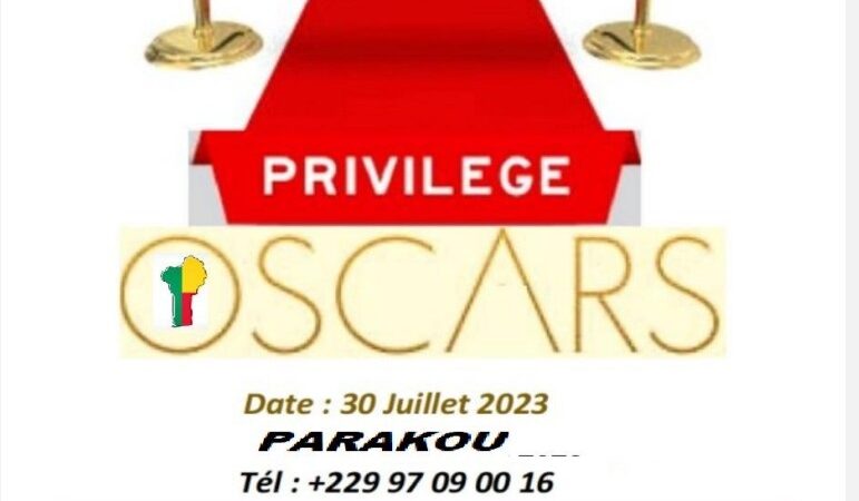 Célébration des 63 ans de l’indépendance dans la ville des KOBOUROU. Tiburce KONTO du groupe EWA AFRIKA organise les Oscars Privilèges de l’indépendance.