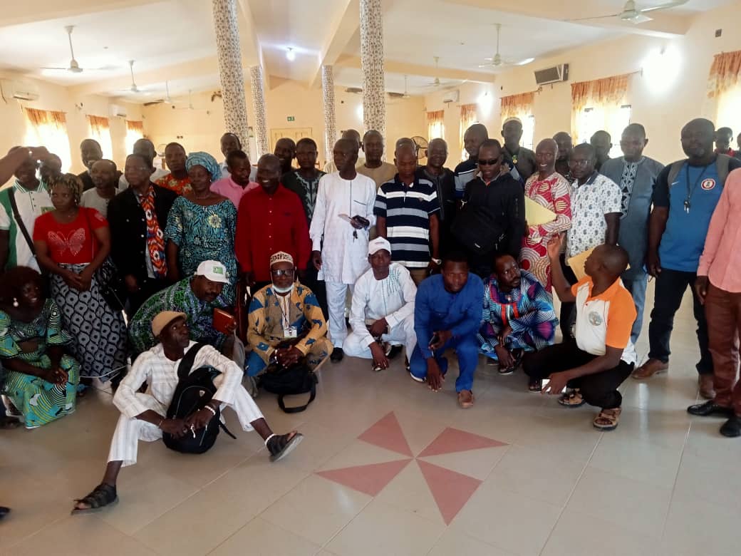 ( L’engagement et l’unité des militants salués )  Les Secrétaires Exécutifs et les militants du BR des 7 arrondissements de la commune de Boukombé.