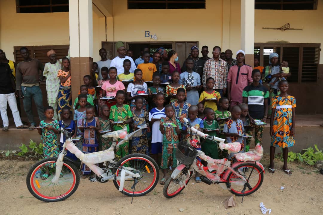 BOUKOMBÉ/ DÉVELOPPEMENT  : L’union pour le développement de la commune de Boukombé vole au secours des enfants démunis