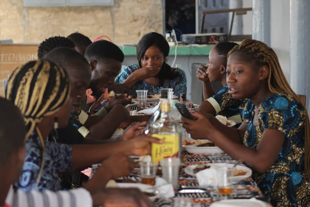 BILAN DE 2023 AU RESTAURANT LE CHÂTEAU : LE PDG BERTIN N’DAH ÉCHANGE AVEC LES PARTENAIRES