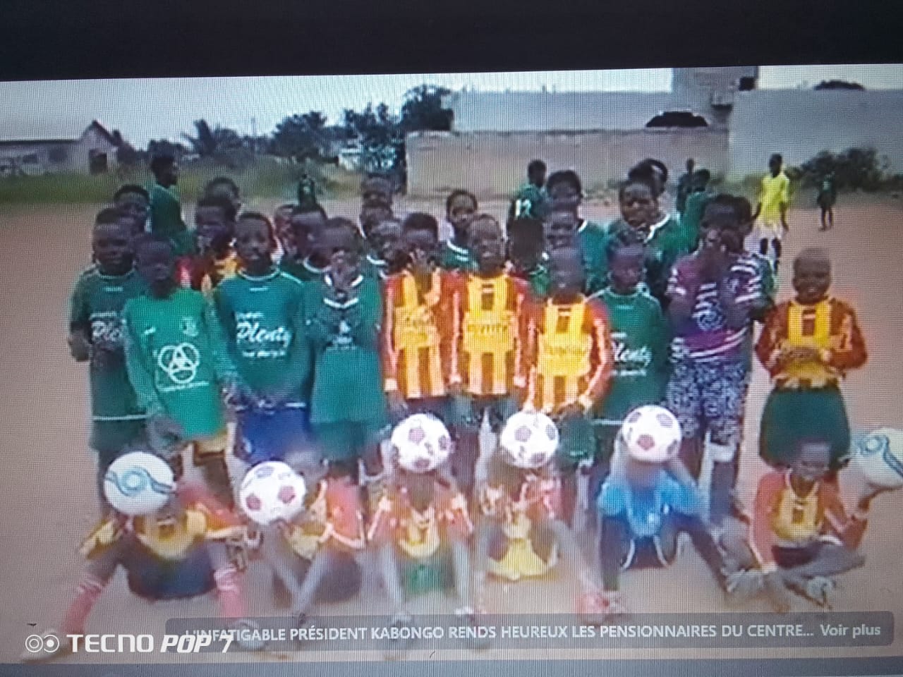 L’INFATIGABLE PRÉSIDENT KABONGO RENDS HEUREUX LES PENSIONNAIRES DU CENTRE DE FORMATION T. BERNAERTS SPORT ACADEMY ALLADA JEV