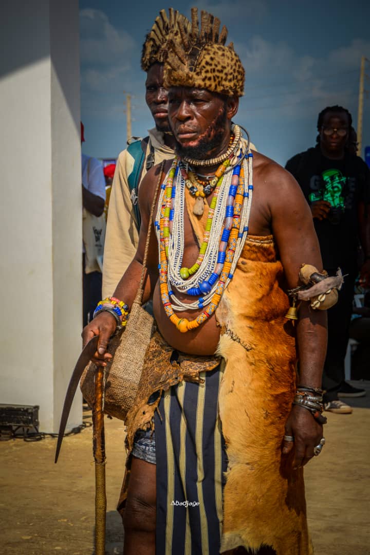 LES FILS DE L’AFRIQUE QUI SONT FIERD  DE leurs TRADITIONS