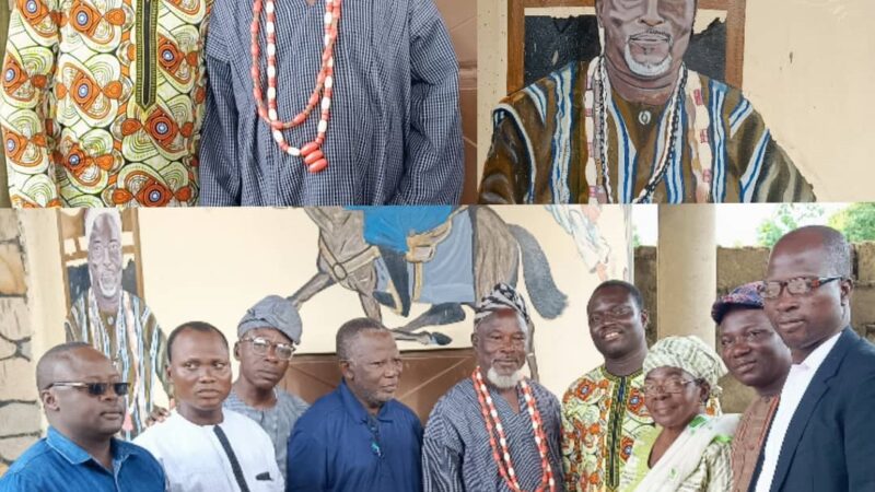 VISITE DU BUREAU DE LA FARAD AU DOMICILE DE SA MAJESTÉ SOUNON SOUROU ROI DE GORO, L’EMPEREUR DES ROIS OU DIGNITAIRES DES ETHNIES ORIGINAIRES DE L’ATACORA DONGA DANS LE BORGOU