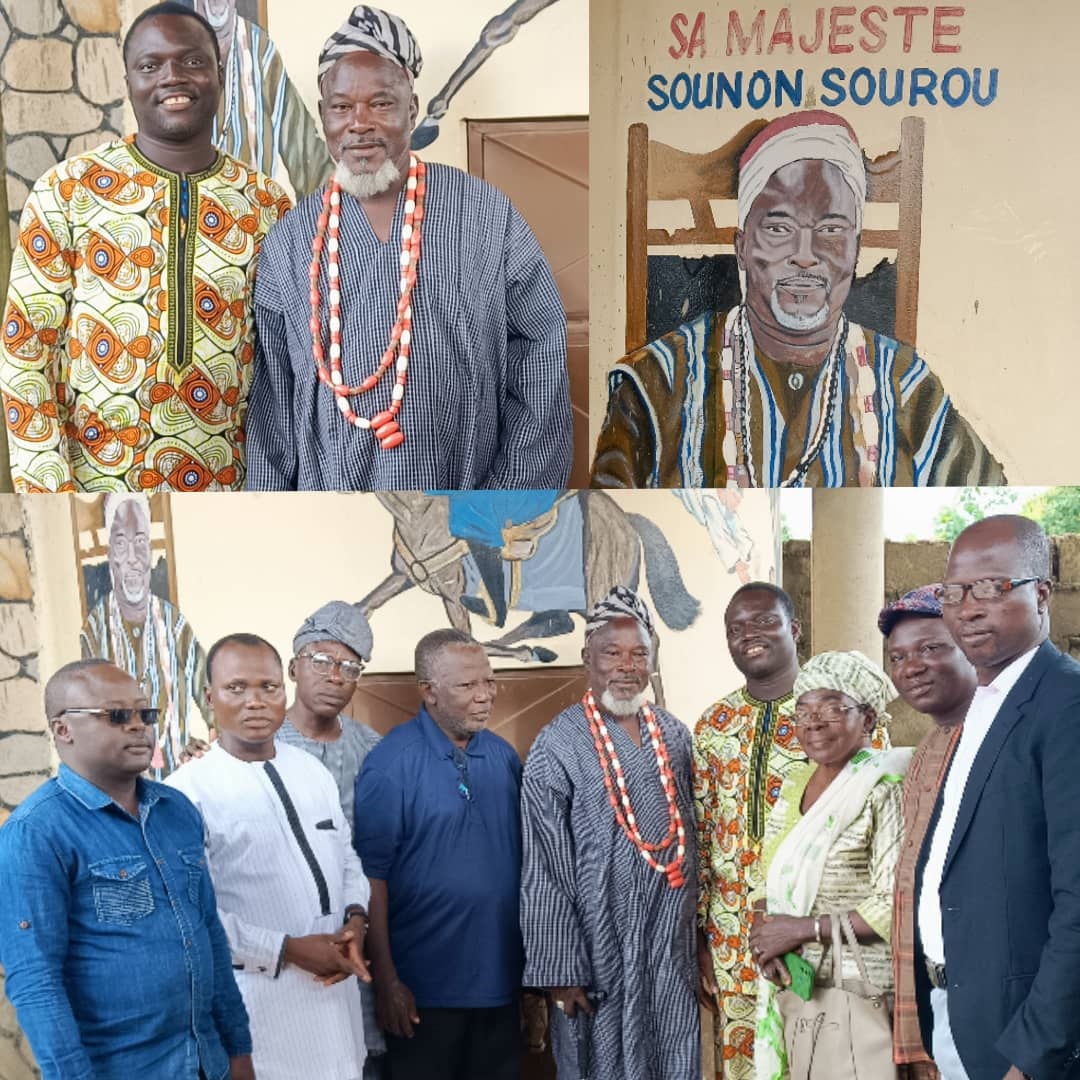 VISITE DU BUREAU DE LA FARAD AU DOMICILE DE SA MAJESTÉ SOUNON SOUROU ROI DE GORO, L’EMPEREUR DES ROIS OU DIGNITAIRES DES ETHNIES ORIGINAIRES DE L’ATACORA DONGA DANS LE BORGOU