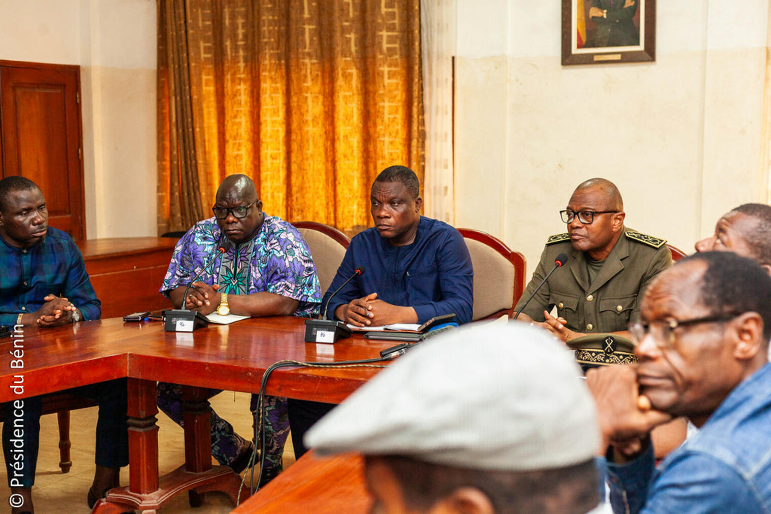 Libération de l’emprise des lignes haute tension à Abomey-Calavi : Le Ministre Conseiller Jacques AYADJI fait un point d’étape avec les Chefs d’arrondissement