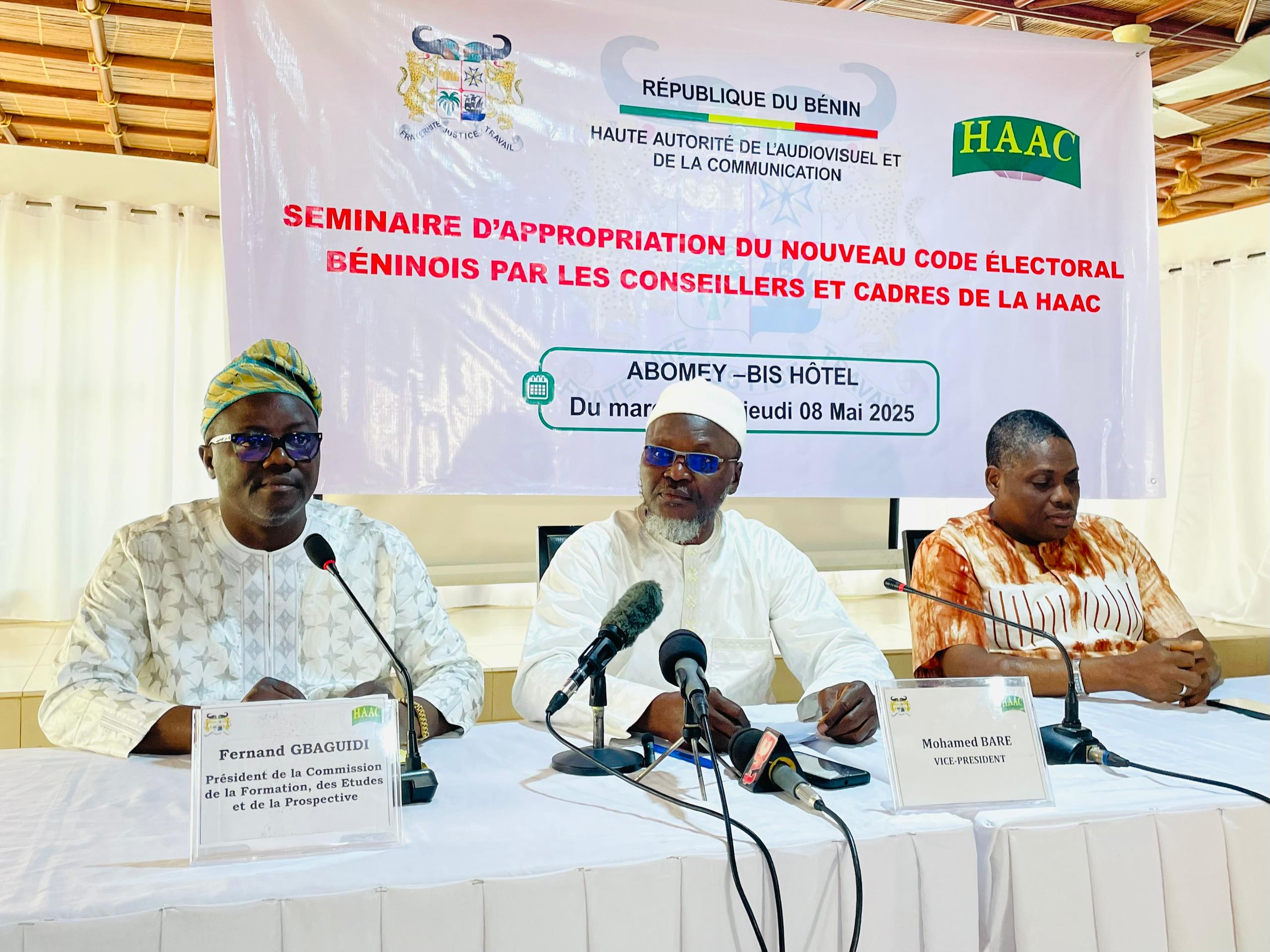BENIN-HAAC : Elections générales de 2026 au Bénin, Conseillers et cadres de la HAAC en séminaire d’appropriation du nouveau code électoral à Abomey